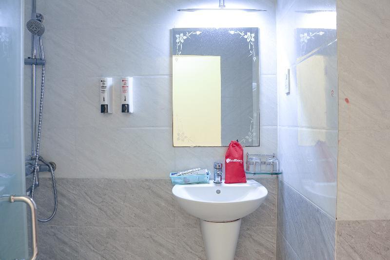 Reddoorz Plus @ Dong Den Street Otel Ho Şi Min Dış mekan fotoğraf