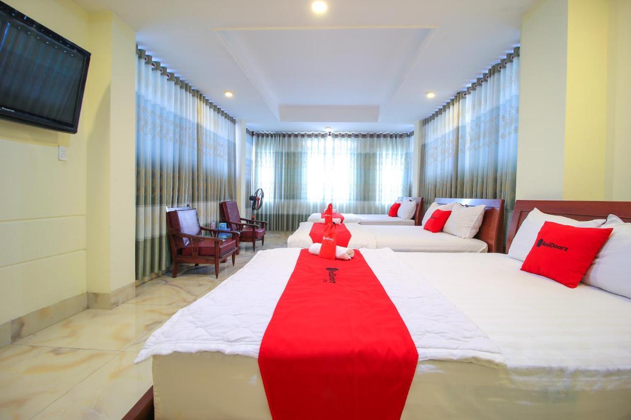 Reddoorz Plus @ Dong Den Street Otel Ho Şi Min Dış mekan fotoğraf