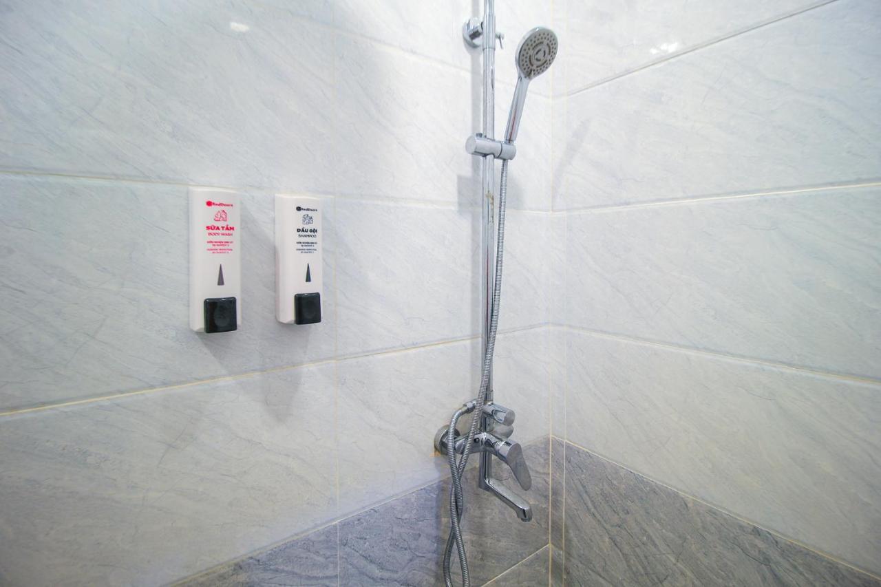 Reddoorz Plus @ Dong Den Street Otel Ho Şi Min Dış mekan fotoğraf