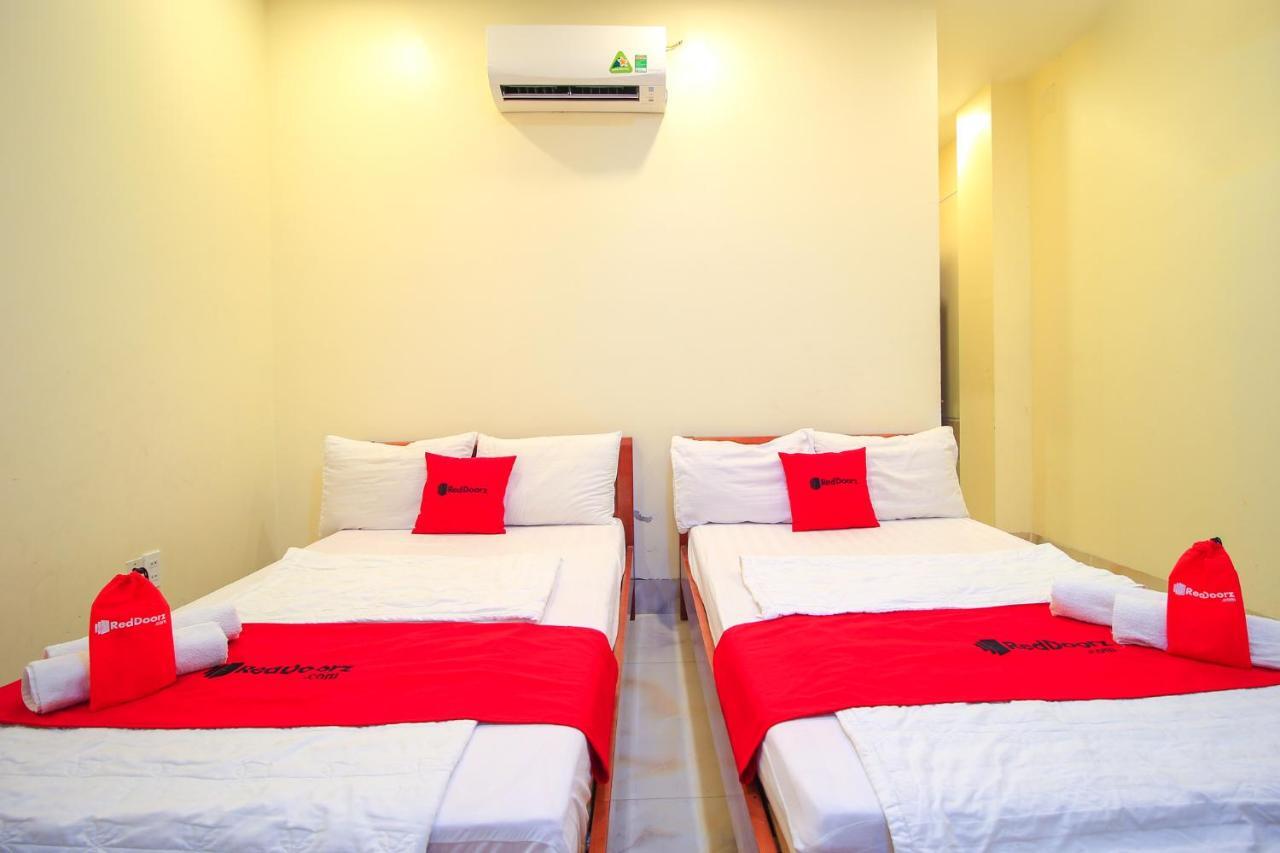 Reddoorz Plus @ Dong Den Street Otel Ho Şi Min Dış mekan fotoğraf