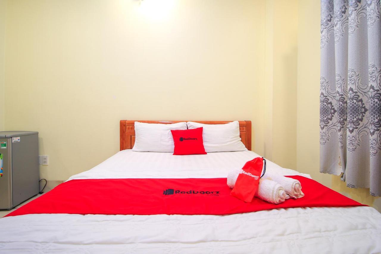 Reddoorz Plus @ Dong Den Street Otel Ho Şi Min Dış mekan fotoğraf